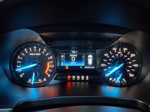 Used 2019 Ford Explorer XLT image 21