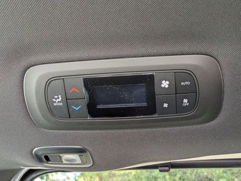 New 2026 Chrysler Pacifica Limited image 31