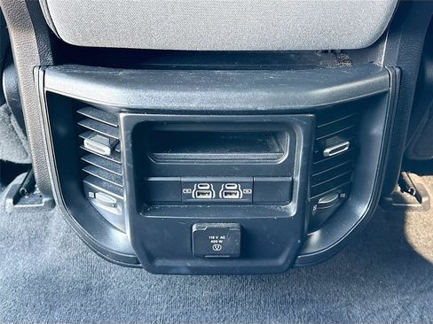 Used 2022 RAM 1500 Big Horn AWD/4WD image 23
