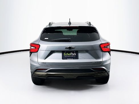 Used 2025 Chevrolet Trax ACTIV w/ Sunroof Package image 7