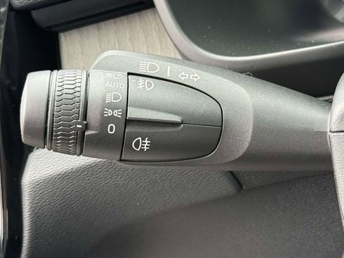 Used 2023 Volvo XC40 B5 Ultimate w/ Protection Package Premier image 28