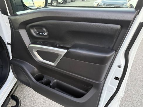 Used 2022 Nissan Titan SV w/ Accessory Utility Package image 29
