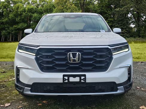 New 2025 Honda Pilot EX-L image 2