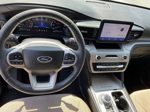 Used 2023 Ford Explorer XLT RWD image 19