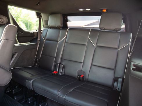 Used 2022 Cadillac Escalade Premium Luxury image 26