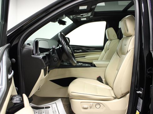Used 2021 Cadillac Escalade Premium Luxury image 12