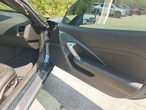 Used 2019 Chevrolet Corvette Stingray Coupe w/ 1LT RWD image 8