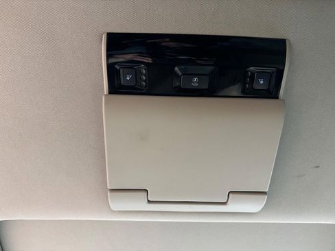 Used 2019 GMC Yukon Denali w/ Denali Ultimate Package image 18