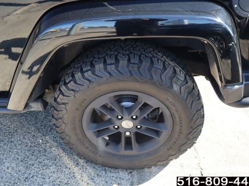 Used 2017 Jeep Wrangler Sahara image 11