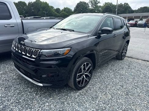 Used 2025 Jeep Compass Limited w/ Elite Group AWD/4WD image 1