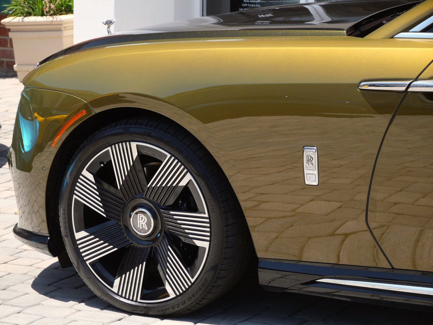 Used 2024 Rolls-Royce Spectre w/ Spectre Launch Package AWD/4WD image 25