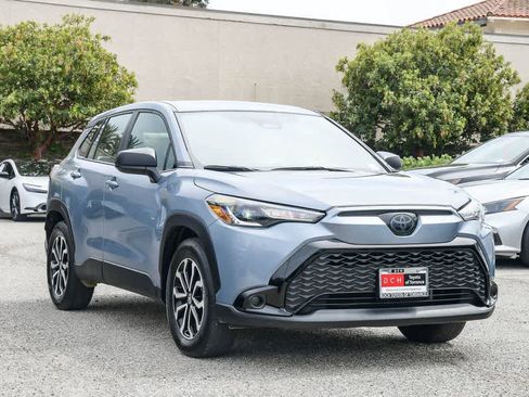 Used 2025 Toyota Corolla Cross AWD Hybrid image 3