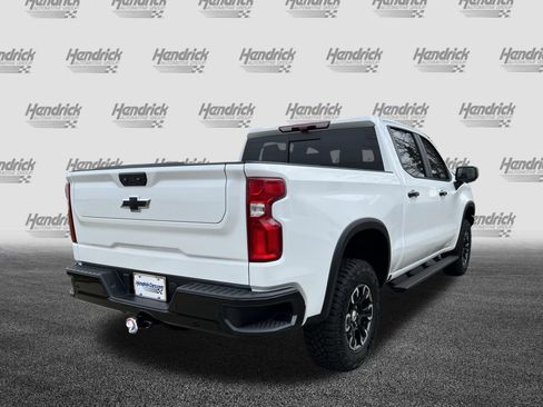 Used 2025 Chevrolet Silverado 1500 ZR2 w/ Technology Package image 8