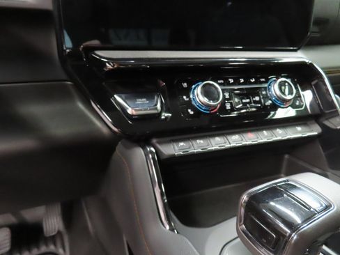 Used 2022 GMC Sierra 1500 AT4 w/ Technology Package image 69