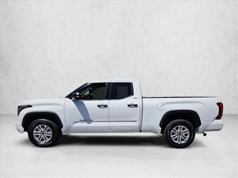 Used 2022 Toyota Tundra SR5 w/ SR5 Convenience Package RWD image 8