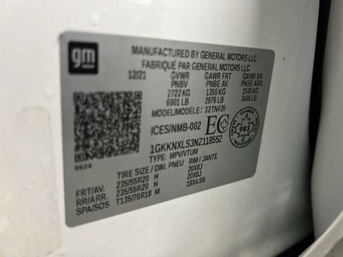 Certified 2022 GMC Acadia Denali w/ GMC Pro Grade Package AWD/4WD image 35