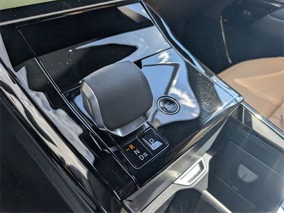 New 2025 Land Rover Range Rover Sport Dynamic SE