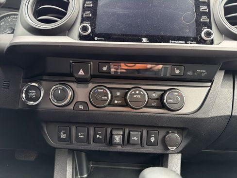 Used 2023 Toyota Tacoma TRD Off-Road w/ TRD Premium Off Road Package AWD/4WD image 23