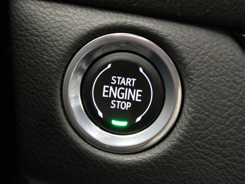 Used 2024 Cadillac XT4 Premium Luxury image 18