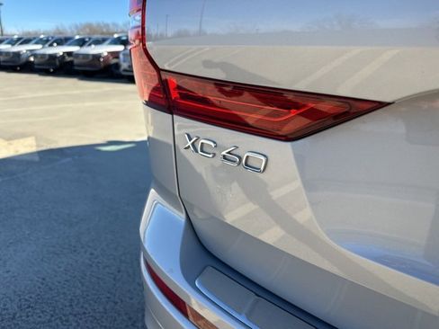Certified 2023 Volvo XC60 B5 Plus image 37