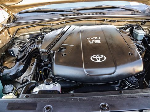 Used 2006 Toyota Tacoma PreRunner image 30