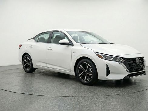 Used 2025 Nissan Sentra SV FWD image 1