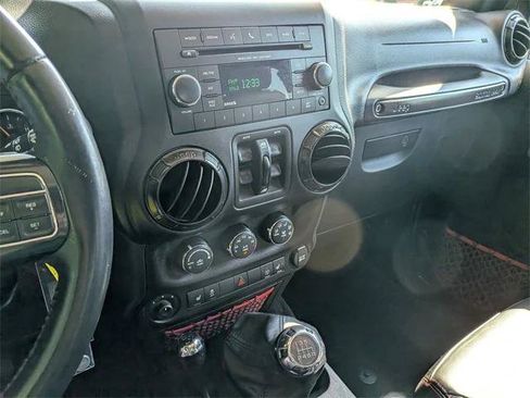 Certified 2018 Jeep Wrangler Unlimited Rubicon AWD/4WD image 18