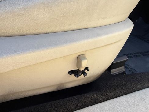 Used 2011 Subaru Outback 2.5i Limited w/ PWR Moonroof Pkg image 32