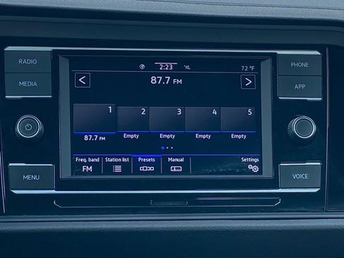 Certified 2023 Volkswagen Jetta Sport image 9