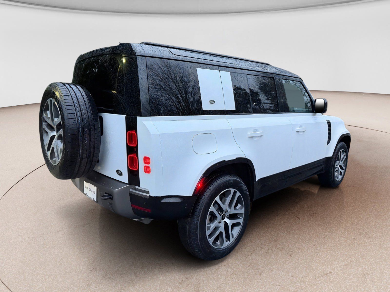 Used 2023 Land Rover Defender 110 X-Dynamic SE AWD/4WD image 6