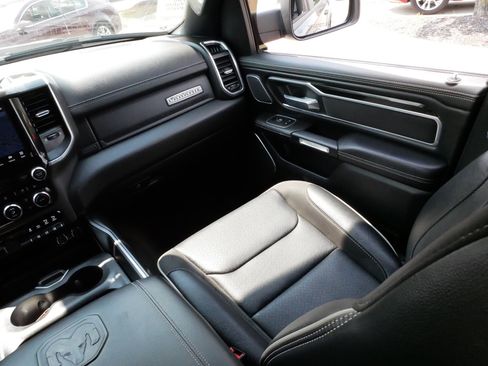 Used 2022 RAM 1500 Laramie AWD/4WD image 11