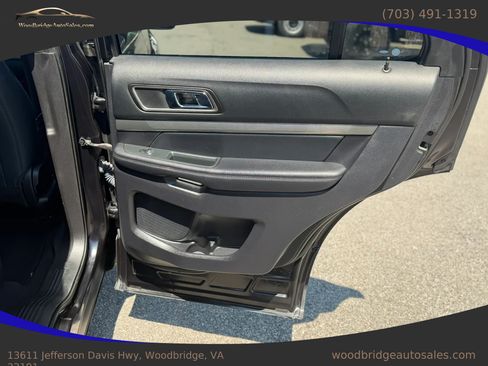 Used 2019 Ford Explorer XLT FWD image 11
