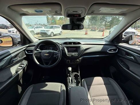Used 2021 Chevrolet TrailBlazer LS FWD image 13