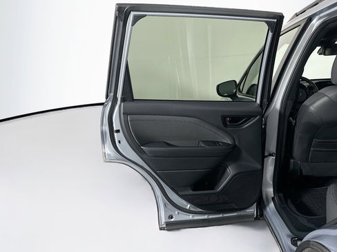 Used 2025 Subaru Forester Premium AWD/4WD image 25