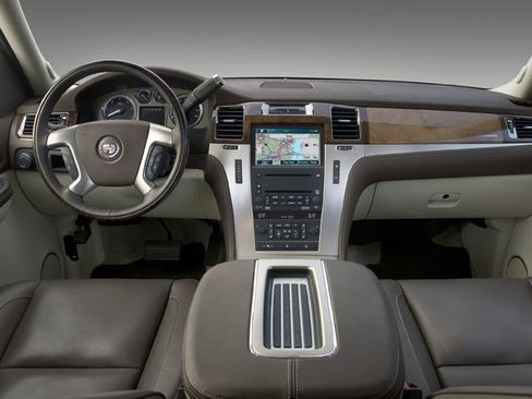 Used 2009 Cadillac Escalade AWD image 4