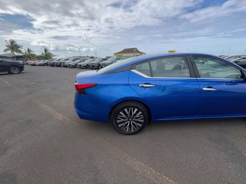 Used 2025 Nissan Altima 2.5 SV FWD image 16