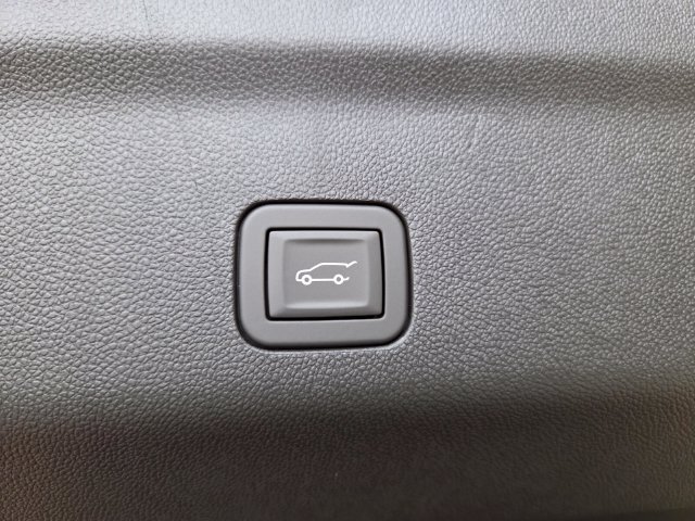 New 2026 GMC Yukon Denali w/ Denali Reserve Package AWD/4WD image 17