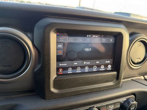 Used 2022 Jeep Gladiator Sport w/ Trailer Tow Package image 19