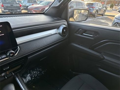 Used 2023 Chevrolet Colorado LT w/ LT Convenience Package image 29