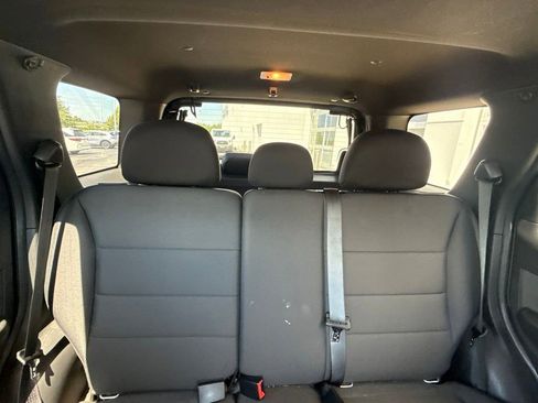 Used 2010 Ford Escape XLT AWD/4WD image 12