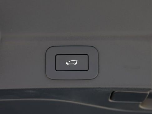 New 2026 Jaguar F-PACE R-Dynamic S AWD/4WD image 9