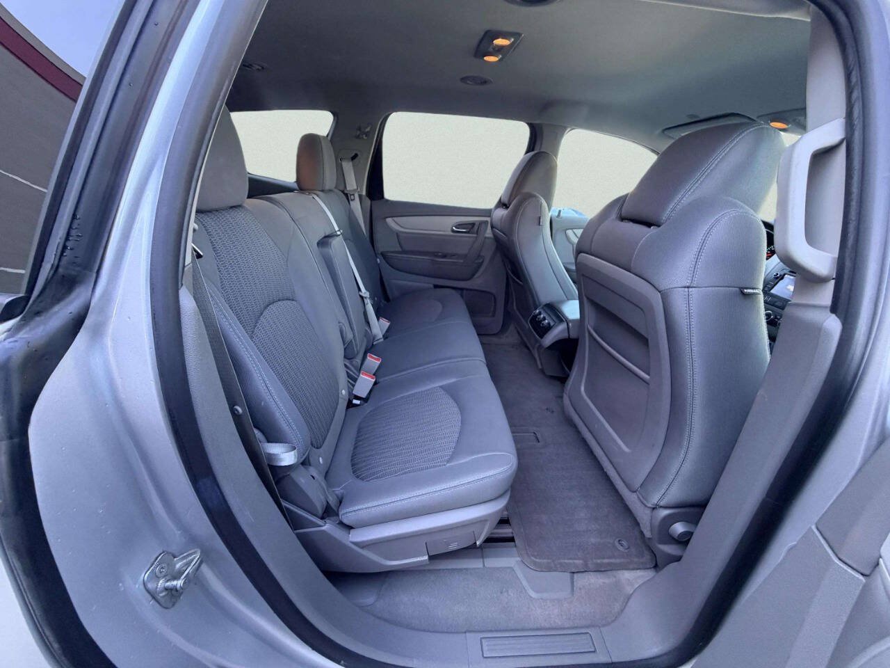 Used 2017 Chevrolet Traverse LS FWD image 23