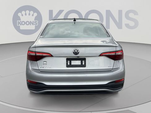 Used 2022 Volkswagen Jetta SE FWD image 5