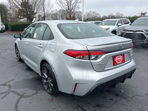 Used 2024 Toyota Corolla SE image 7
