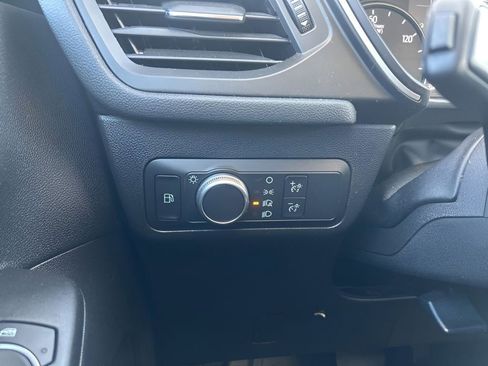 Used 2021 Ford Escape SE image 22