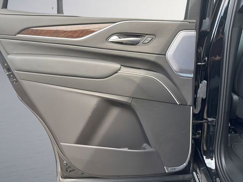 Used 2023 Cadillac Escalade Sport Platinum AWD/4WD image 38