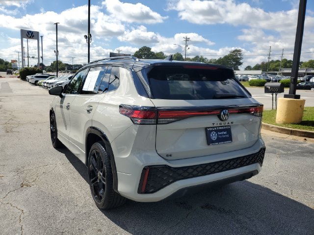 Certified 2026 Volkswagen Tiguan SE R-Line FWD image 6
