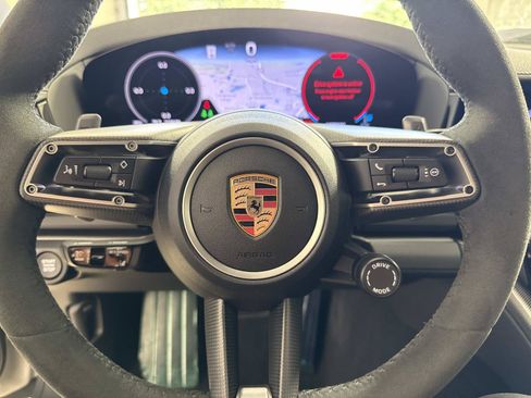 Used 2025 Porsche Panamera RWD image 26