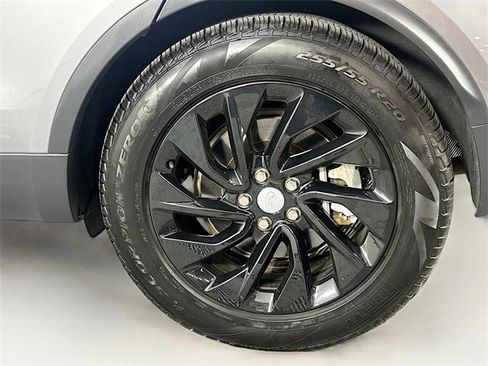 Used 2024 Land Rover Discovery S image 33