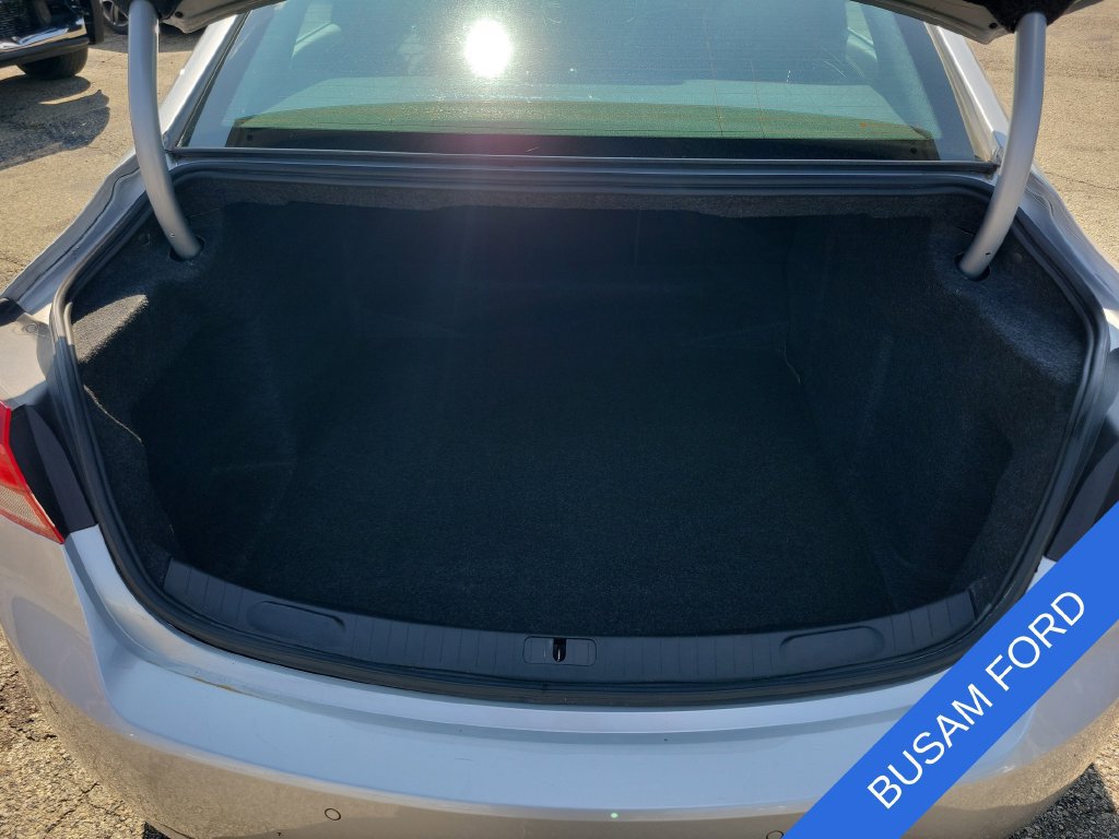 Used 2017 Chevrolet Impala LT w/ Convenience Package FWD image 6